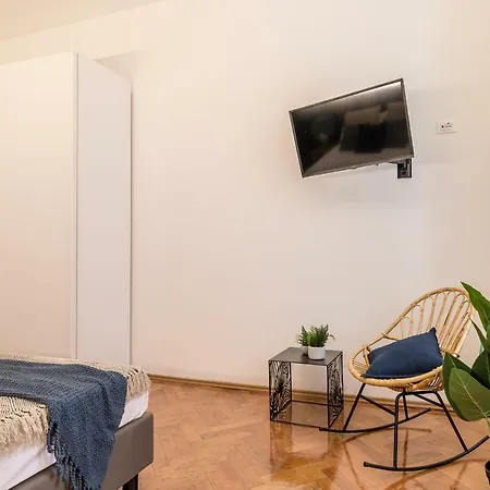Pregiata Camera Con Bagno Privato - Blu Di Prussia Trieste Exterior photo