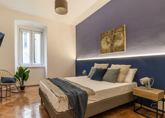 Pregiata Camera Con Bagno Privato - Blu Di Prussia