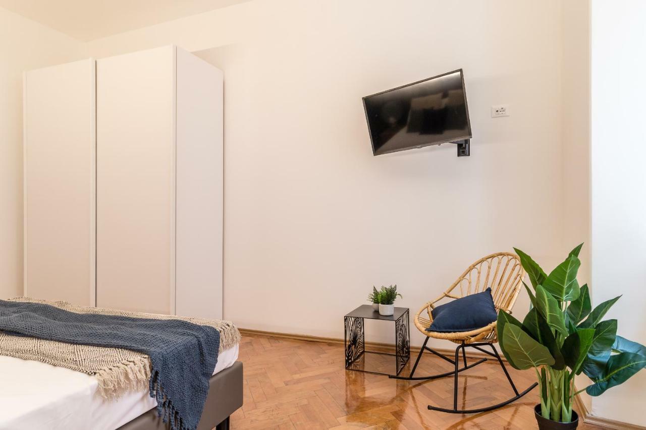 Apartment Pregiata Con Bagno Privato - Blu Di Prussia