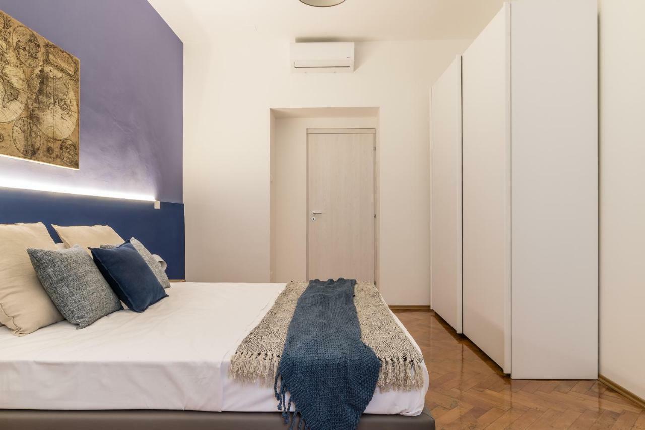 Pregiata Con Bagno Privato - Blu Di Prussia