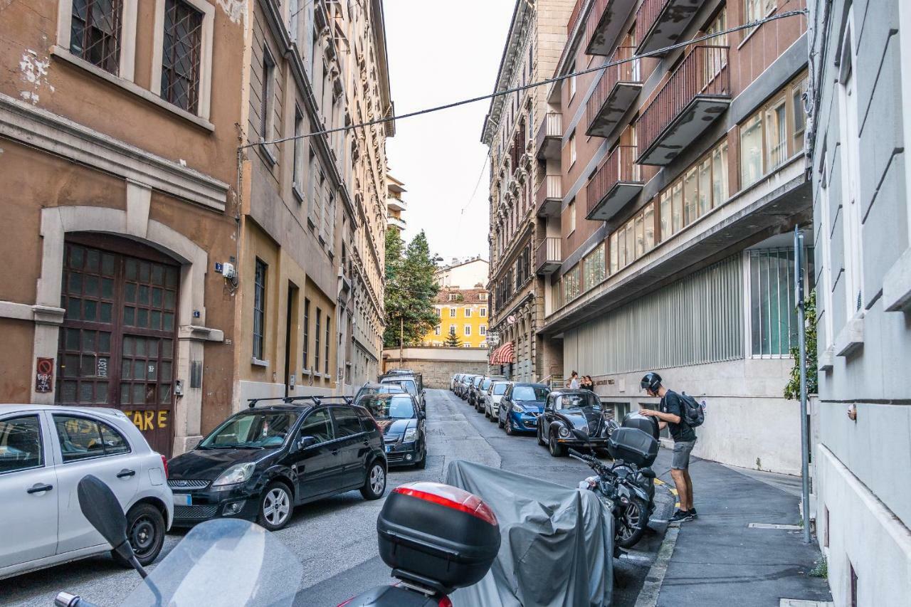 Pregiata Con Bagno Privato - Blu Di Prussia *